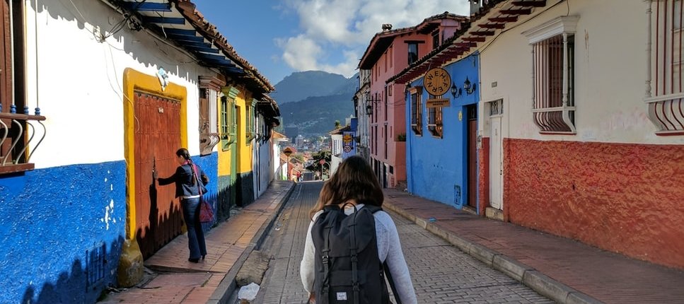 volunteer participant manon in colombia