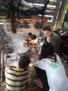 exchange in vietnam with children